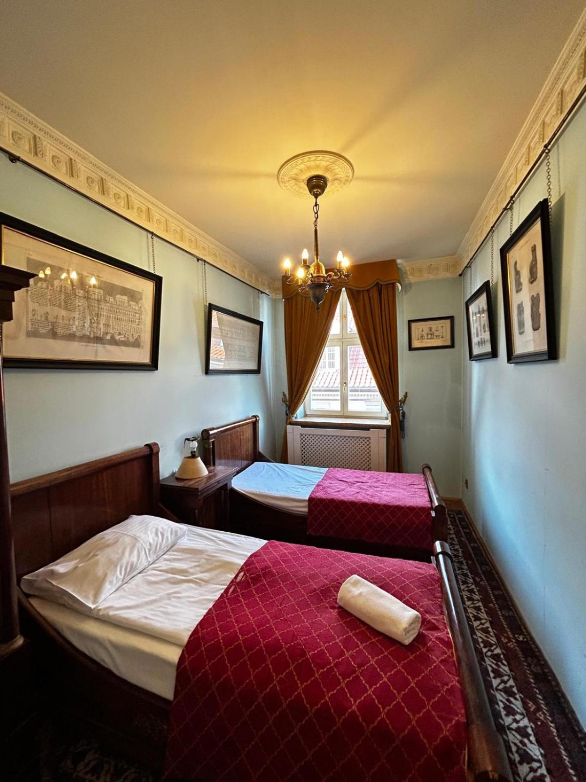Royal Apartment *